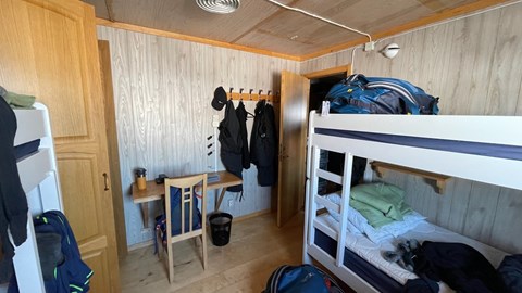 One bedroom with bunk bed at the research station Wasa.